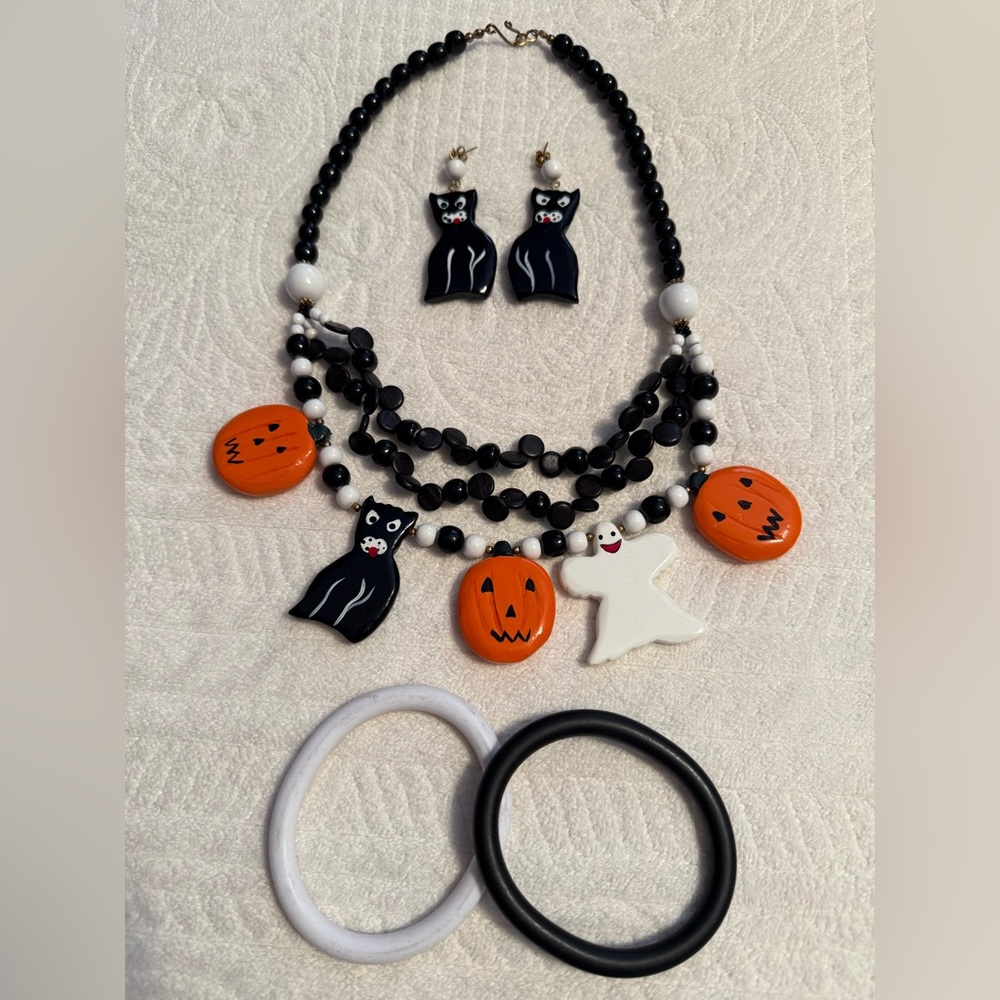 Statement piece necklace Halloween ghost pumpkin cat set